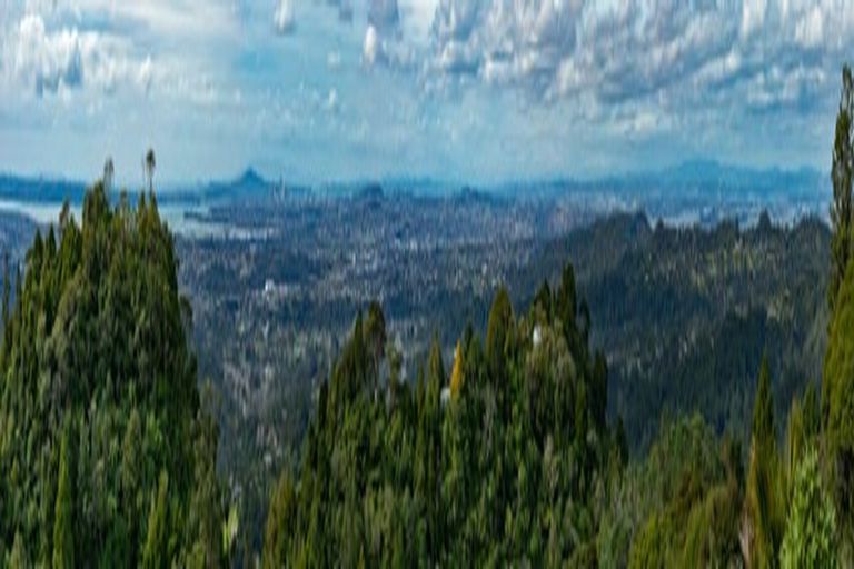 Photo of property in 922 West Coast Road, Waiatarua, Auckland, 0604