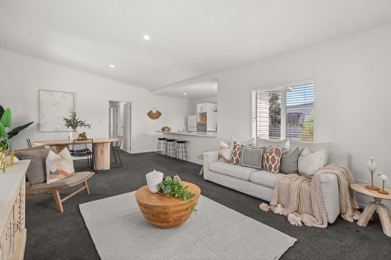 Photo of property in 2 Coprosma Close, Papamoa Beach, Papamoa, 3118