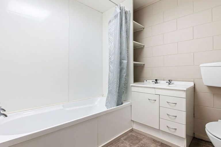 Photo of property in 2/479 Madras Street, St Albans, Christchurch, 8014