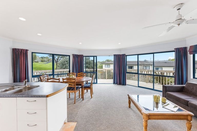 Photo of property in 1b Triangle Road, Massey, Auckland, 0614