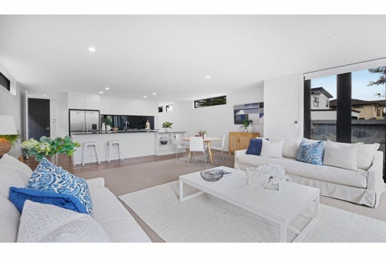 Photo of property in 2/3 Taylors Avenue, Bryndwr, Christchurch, 8052