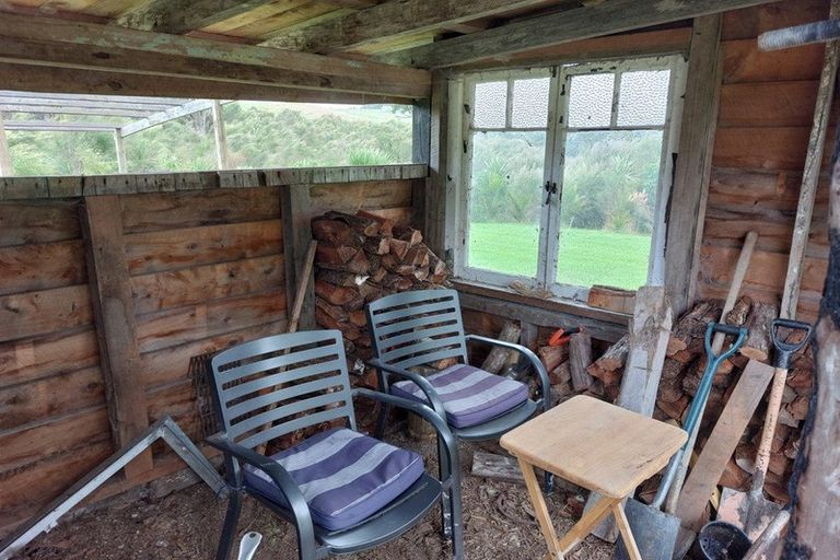 Photo of property in 147 Whaka Road, Maungaturoto, 0520