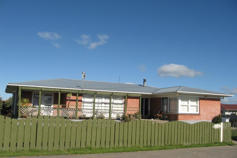Photo of property in 18 Jack Farrell Place, Papakura, 2110