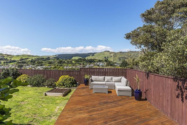 Photo of property in 13 Saint Edmund Crescent, Tawa, Wellington, 5028