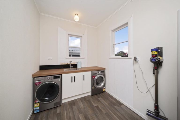 Photo of property in 38 Dixon Avenue, Hawera, 4610