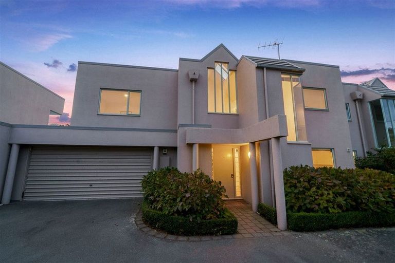 Photo of property in 2/110 Nayland Street, Sumner, Christchurch, 8081