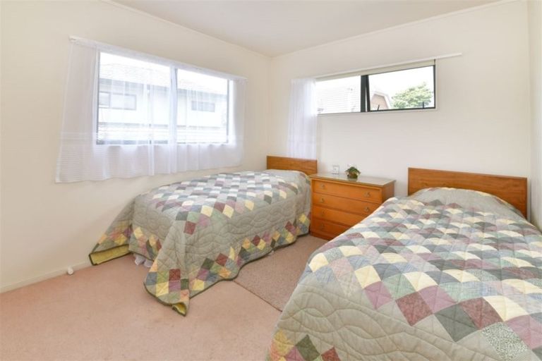 Photo of property in 2/12 Sundown Avenue, Manly, Whangaparaoa, 0930