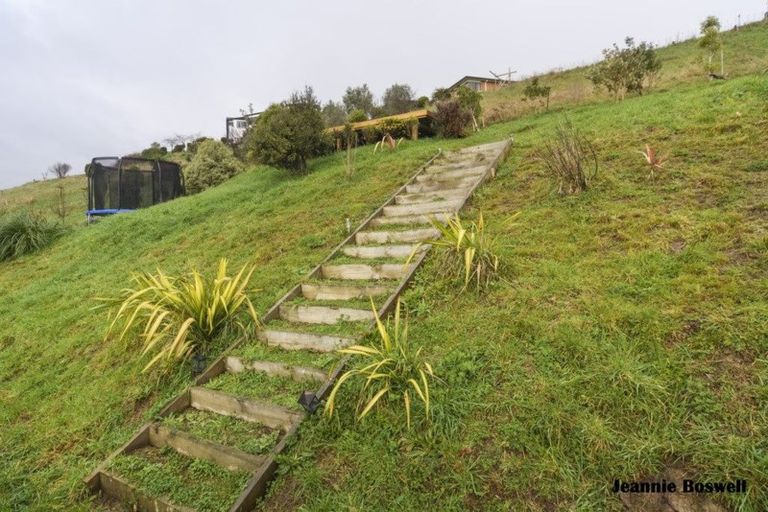 Photo of property in 105 Cashmere Drive, Fitzherbert, Palmerston North, 4410