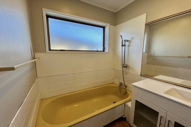 Photo of property in 9 Everglade Drive, Goodwood Heights, Auckland, 2105