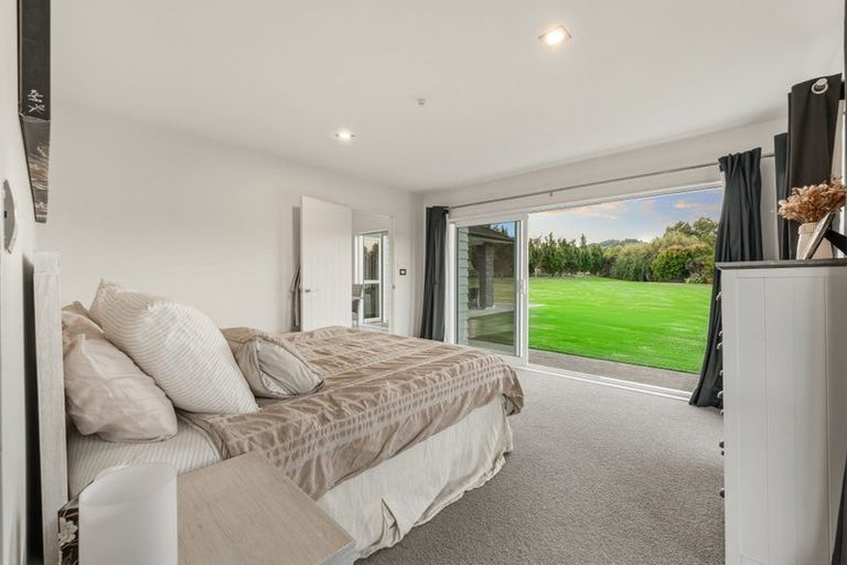 Photo of property in 1 Ngaire Close, Wainui, Silverdale, 0994