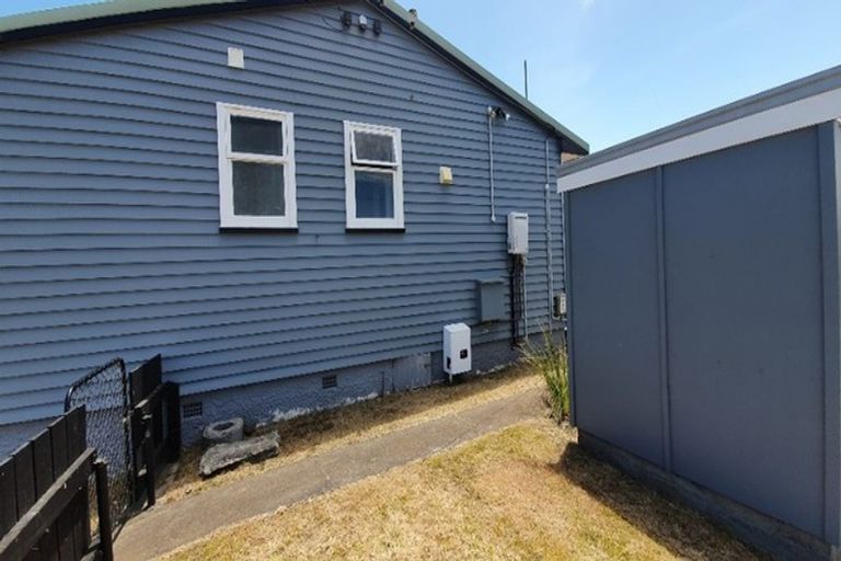 Photo of property in 2 Tiki Street, Castlecliff, Whanganui, 4501
