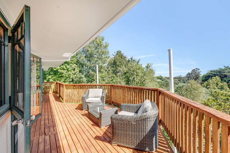 Photo of property in 6 Pararewa Drive, Whalers Gate, New Plymouth, 4310