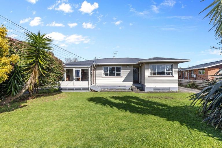 Photo of property in 11 Truby King Street, Merrilands, New Plymouth, 4312