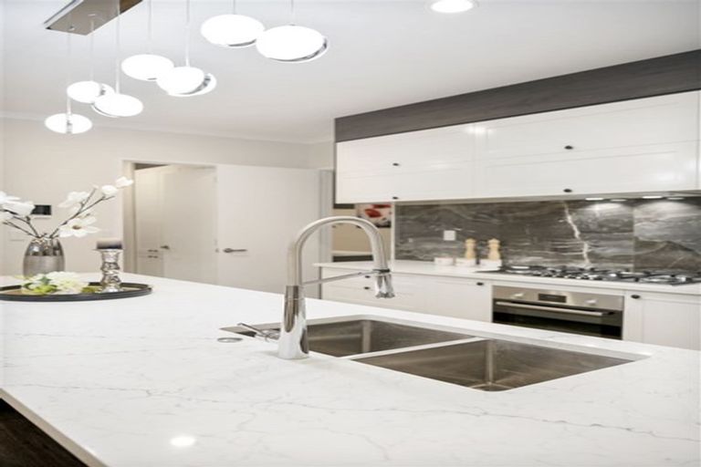 Photo of property in 92 Tir Conaill Avenue, Flat Bush, Auckland, 2019