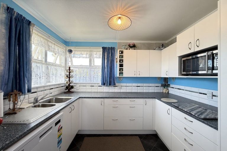 Photo of property in 61 Browne Street, Waitara, 4320