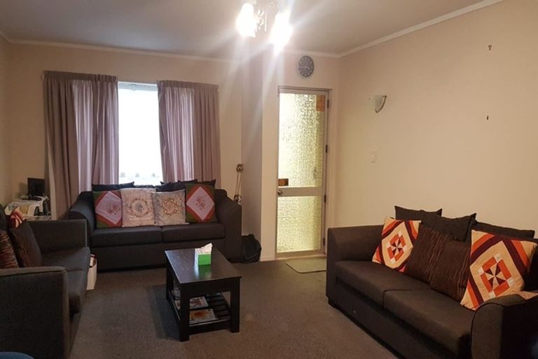 Photo of property in 62 Kohekohe Street, New Lynn, Auckland, 0600