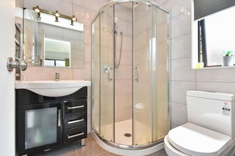 Photo of property in 41d Kelvin Road, Papakura, 2110