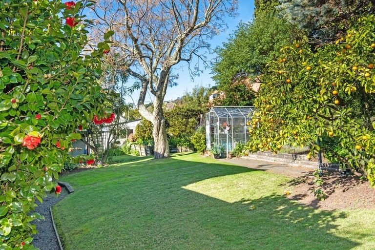 Photo of property in 2 Hunters Hill, Havelock North, 4130
