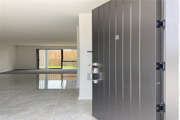 Photo of property in 8/1 Sylvan Crescent, Te Atatu South, Auckland, 0610