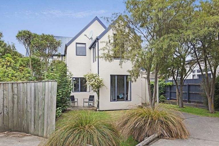 Photo of property in 1/152 Geraldine Street, Edgeware, Christchurch, 8013