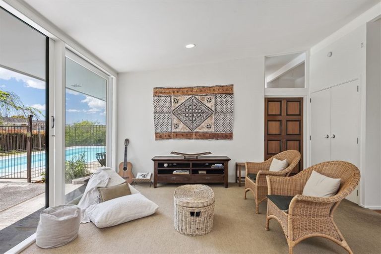 Photo of property in 230 Onewa Road, Birkenhead, Auckland, 0626