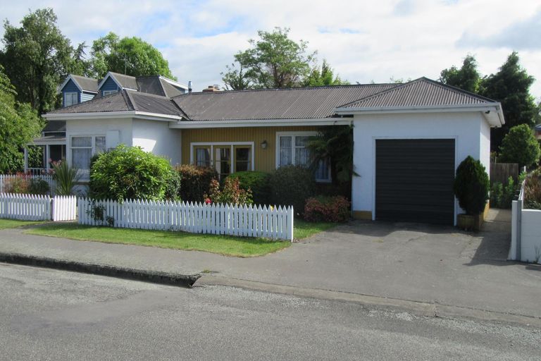 Photo of property in 28 Leonard Street, Waimate, 7924
