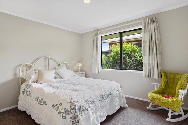 Photo of property in 24 Redhaven Place, Bethlehem, Tauranga, 3110