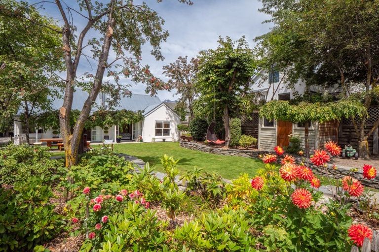 Photo of property in 4 Elva Dawson Place, Arrowtown, 9302