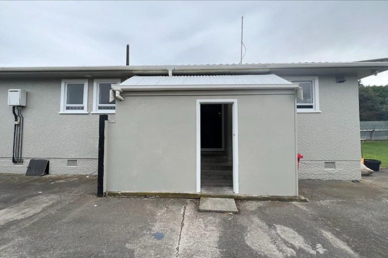 Photo of property in 106 Karaka Street, Castlecliff, Whanganui, 4501