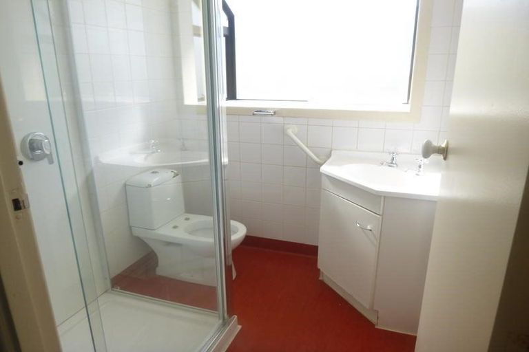 Photo of property in 8 Helleur Road, Massey, Auckland, 0614