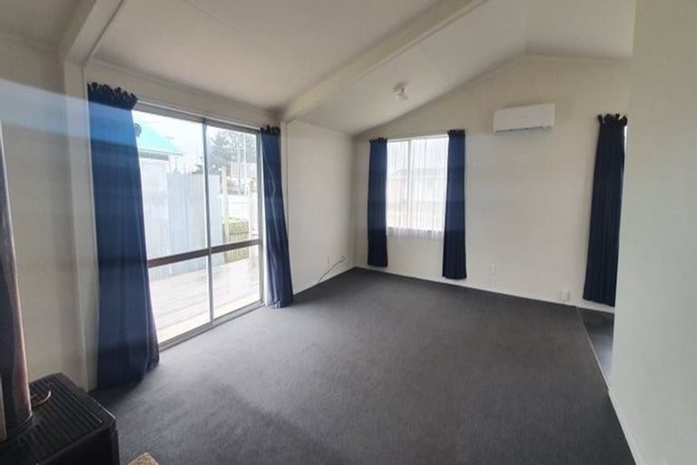 Photo of property in 35 Raupo Street, Castlecliff, Whanganui, 4501