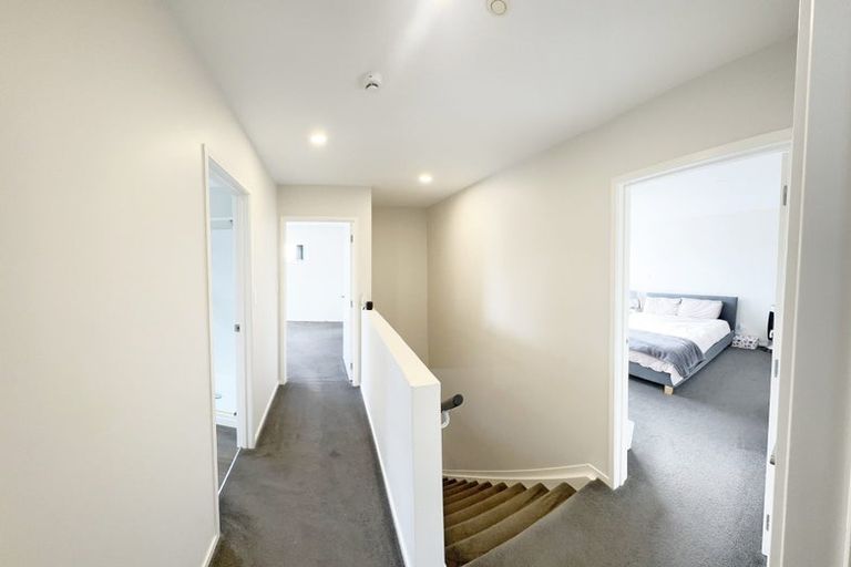 Photo of property in 4 Ruhanui Lane, Pakuranga Heights, Auckland, 2010