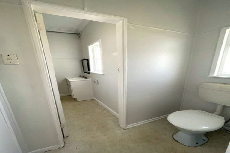 Photo of property in 3 Hayr Road, Three Kings, Auckland, 1042