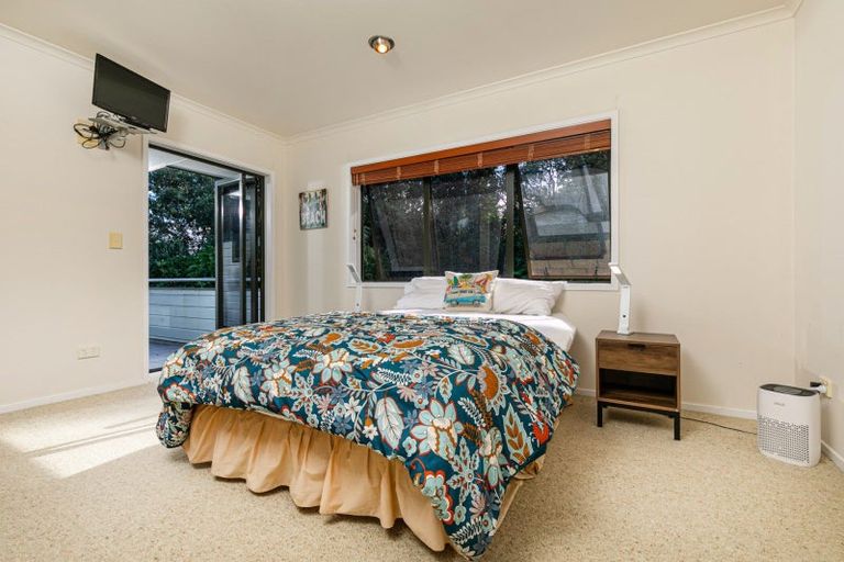 Photo of property in 65 Roberts Road, Matakatia, Whangaparaoa, 0930