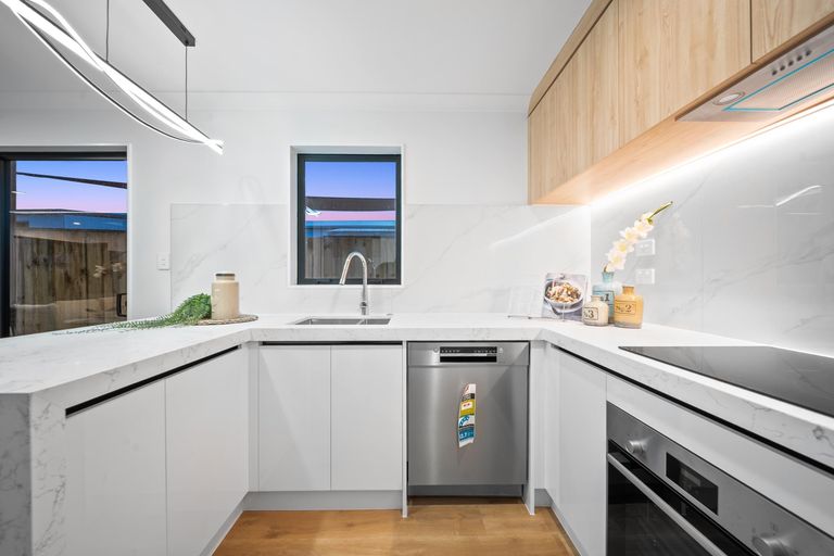 Photo of property in 29c Hywell Place, Manurewa, Auckland, 2102