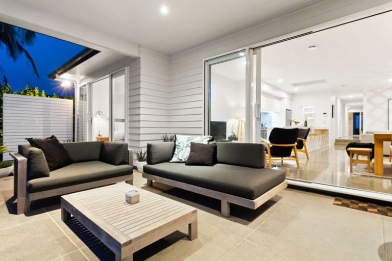 Photo of property in 14 Rock Isle Road, Torbay, Auckland, 0630