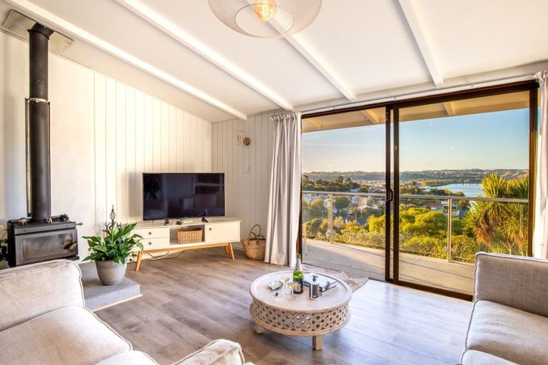 Photo of property in 12 Hipango Terrace, Durie Hill, Whanganui, 4500