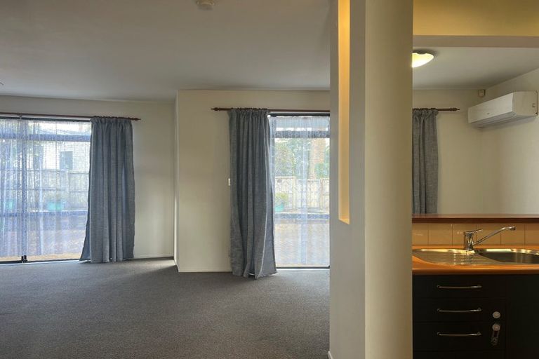 Photo of property in 44/2 Armoy Drive, East Tamaki, Auckland, 2016