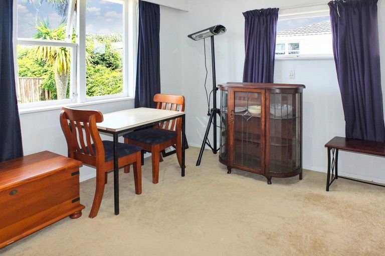 Photo of property in 16 Mark Perreau Place, Foxton, 4814