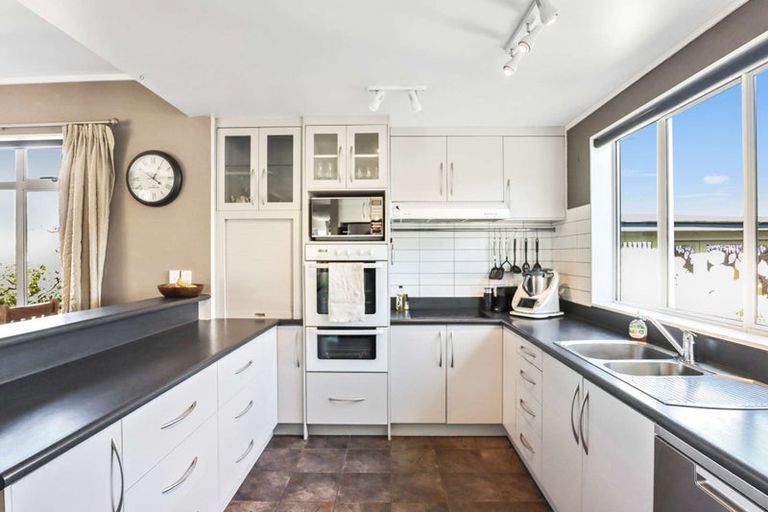 Photo of property in 22 Queen Street, Westport, 7825