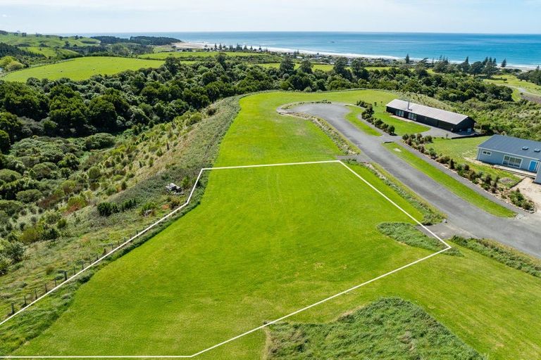 Photo of property in 42 Tama Road, Riversdale Beach, Masterton, 5872