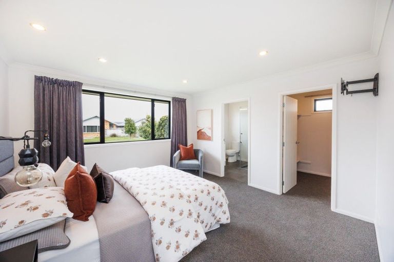 Photo of property in 22 Pegasus Place, Kelvin Grove, Palmerston North, 4414