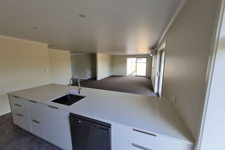 Photo of property in 15 Ocean View Rise, Ruakaka, 0116