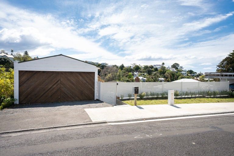 Photo of property in 12 Hadfield Terrace, Bluff Hill, Napier, 4110