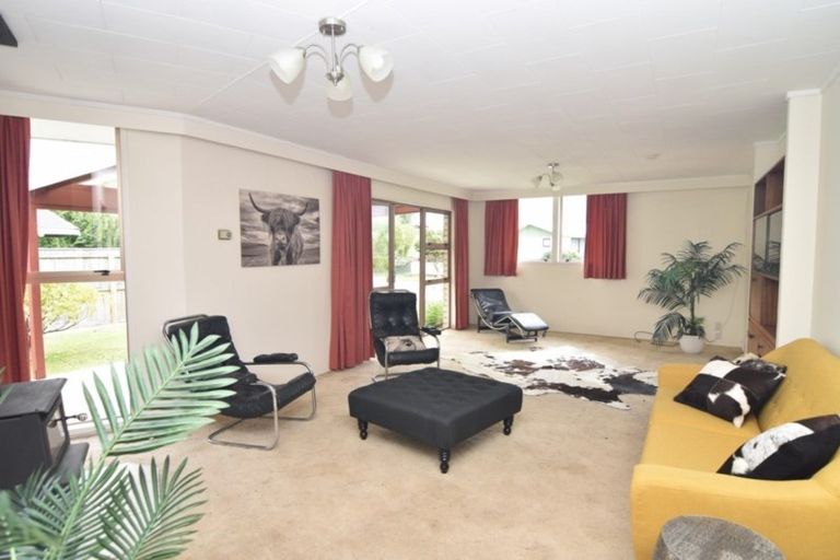 Photo of property in 1 Deller Drive, Carterton, 5713