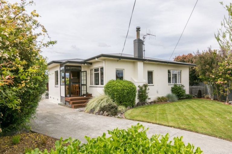 Photo of property in 207 Caroline Place, Mayfair, Hastings, 4122