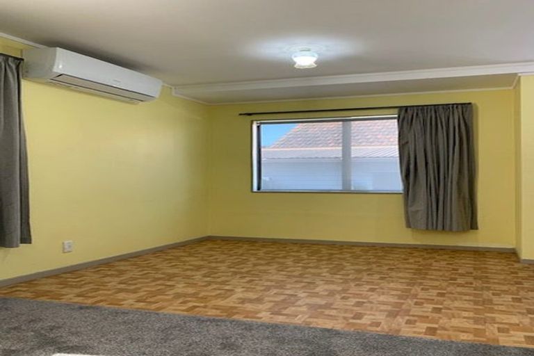 Photo of property in 3a Fruitvale Road, New Lynn, Auckland, 0600