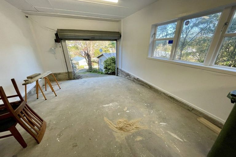 Photo of property in 21 Lowry Crescent, Stokes Valley, Lower Hutt, 5019