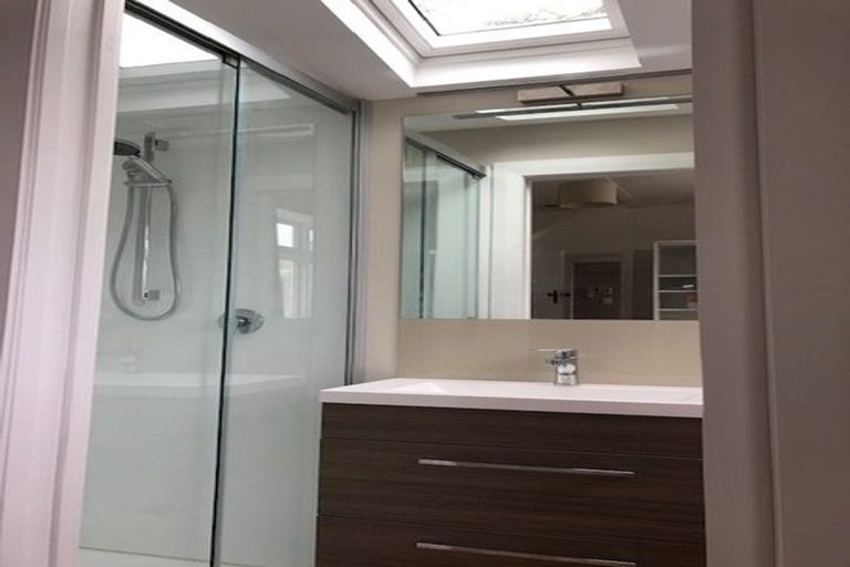 Photo of property in 20 Raroa Road, Kelburn, Wellington, 6012