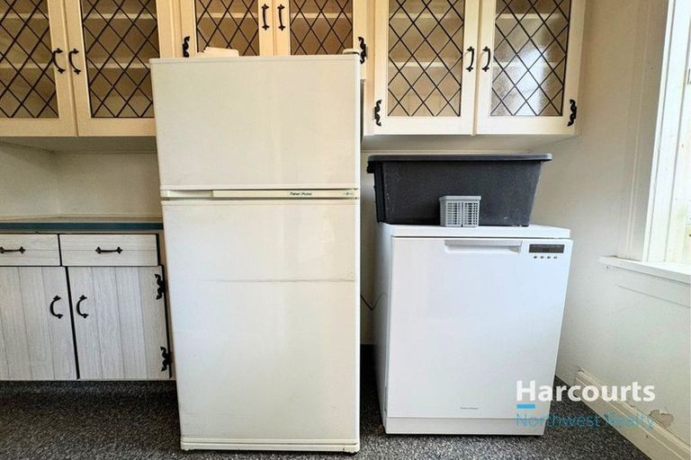 Photo of property in 86 Tawa Road, Kumeu, 0891